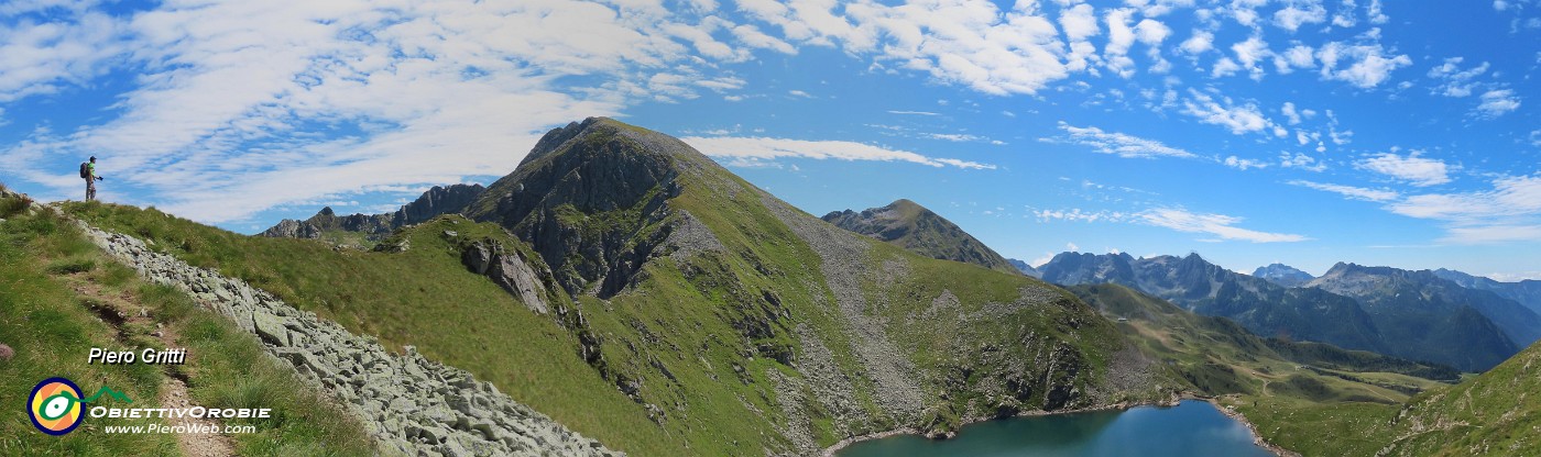 27 e siamo ormai al Passo di Valcervia (2319 m).jpg